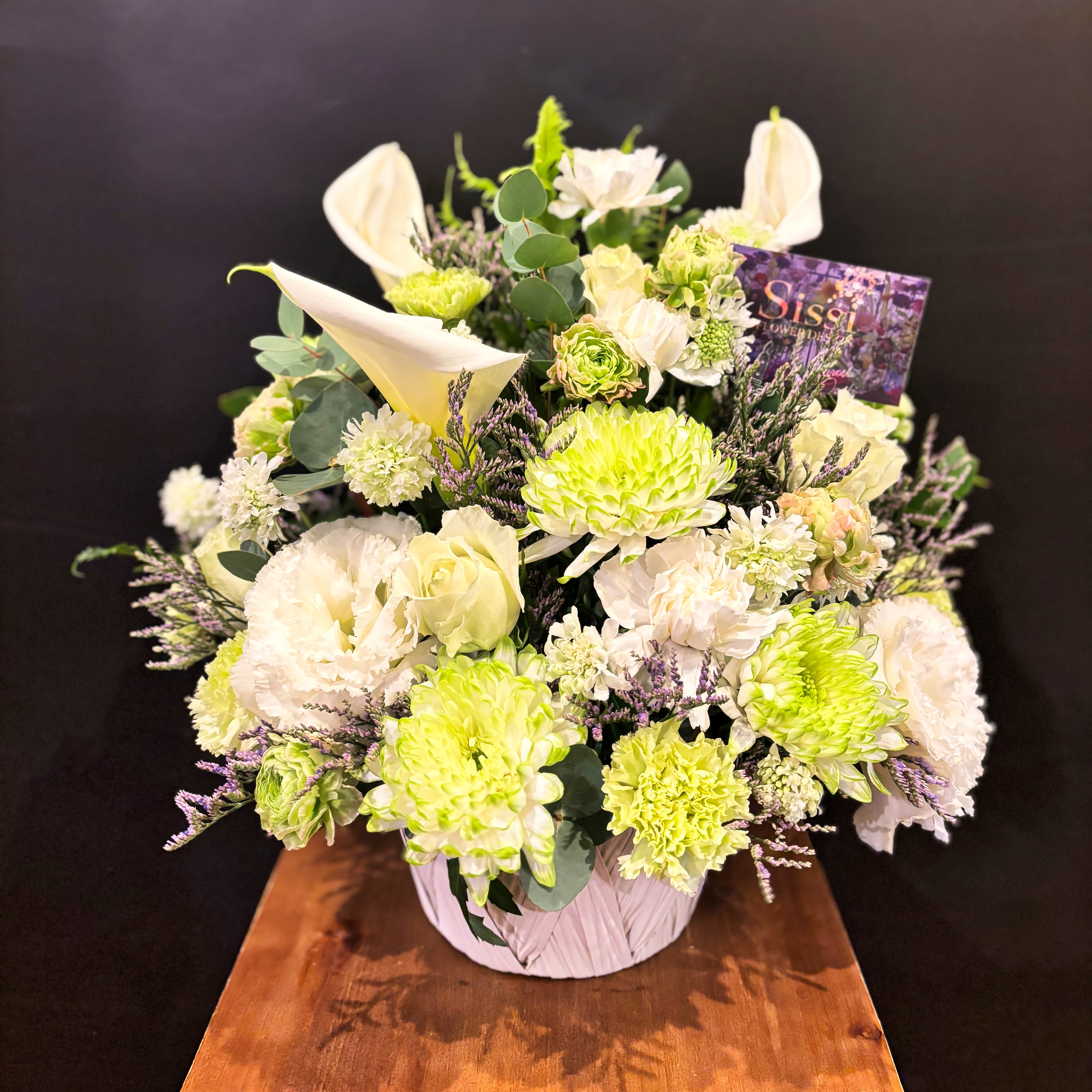 お供えアレンジメントS – Sissi Flower Design JP