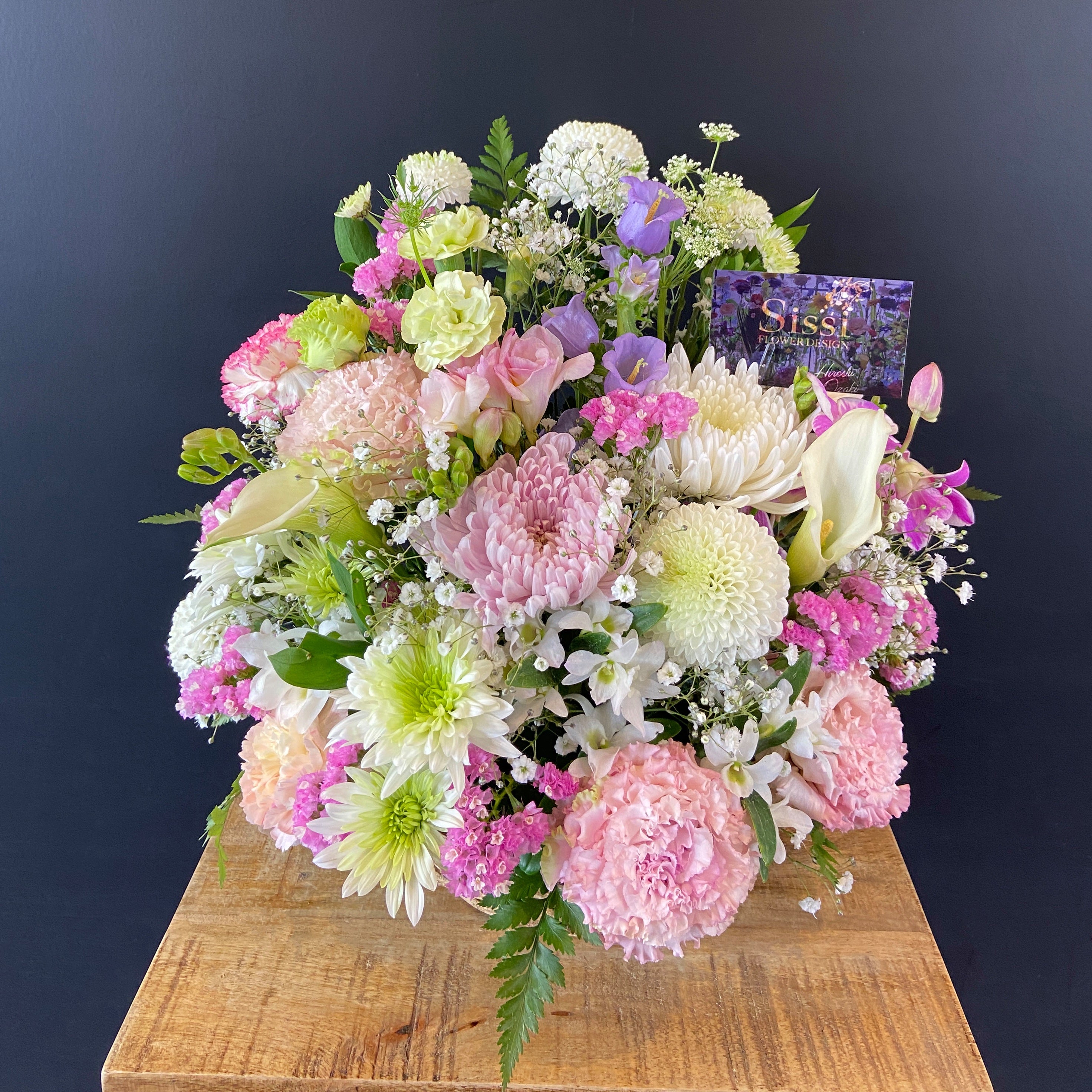 お供えアレンジメントM – Sissi Flower Design JP