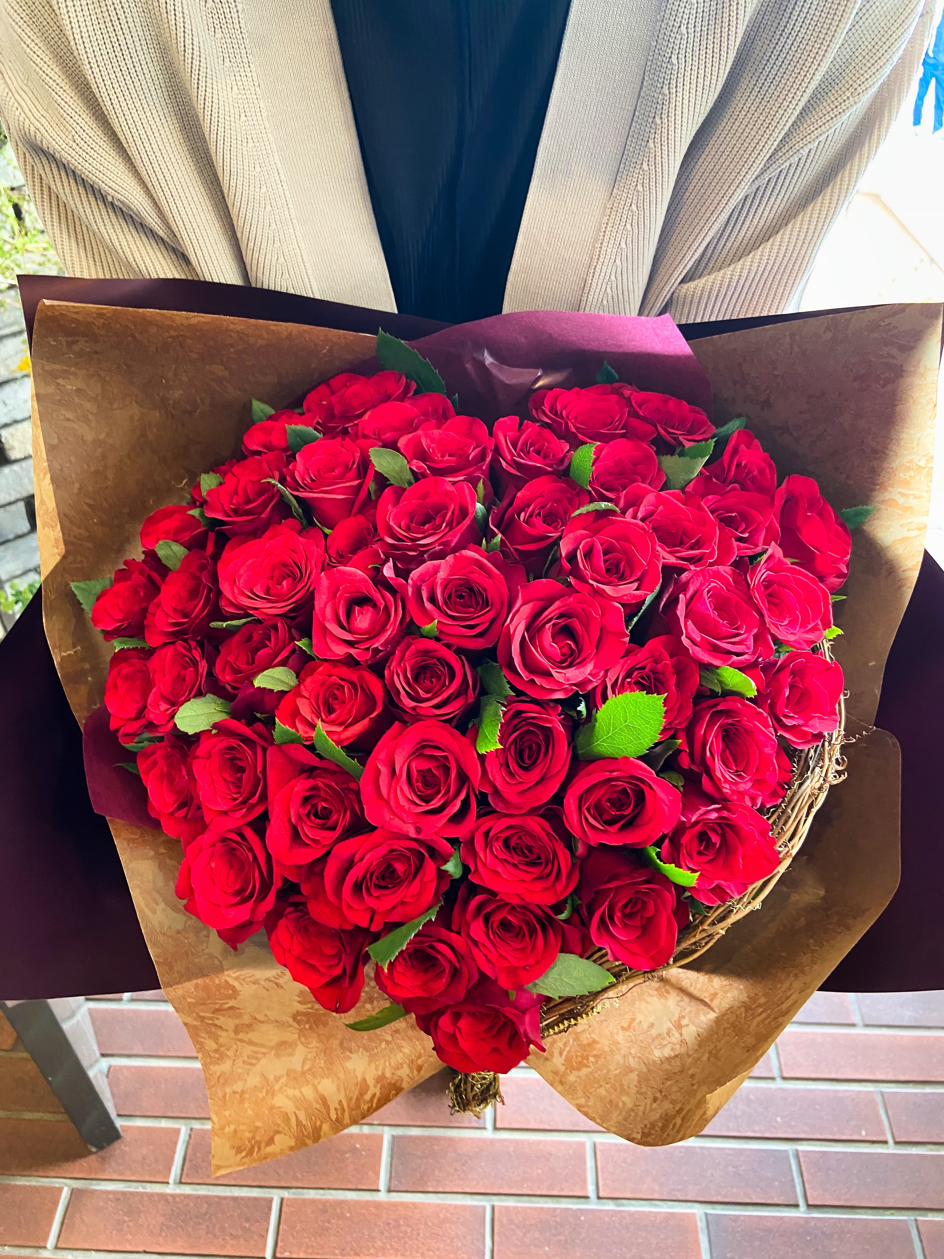 ジョンヒョン サインフリスビー(ケース・銀テ・バラ造花)付き ジョンヒョン サインフリスビー(ケース・銀テ・バラ造花)付き