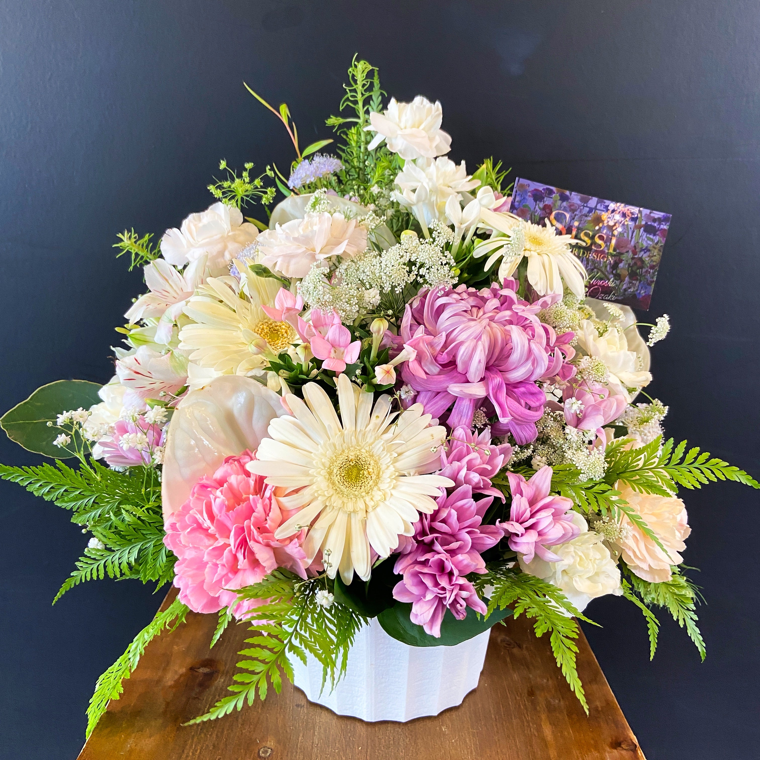 お供えアレンジメントM – Sissi Flower Design JP