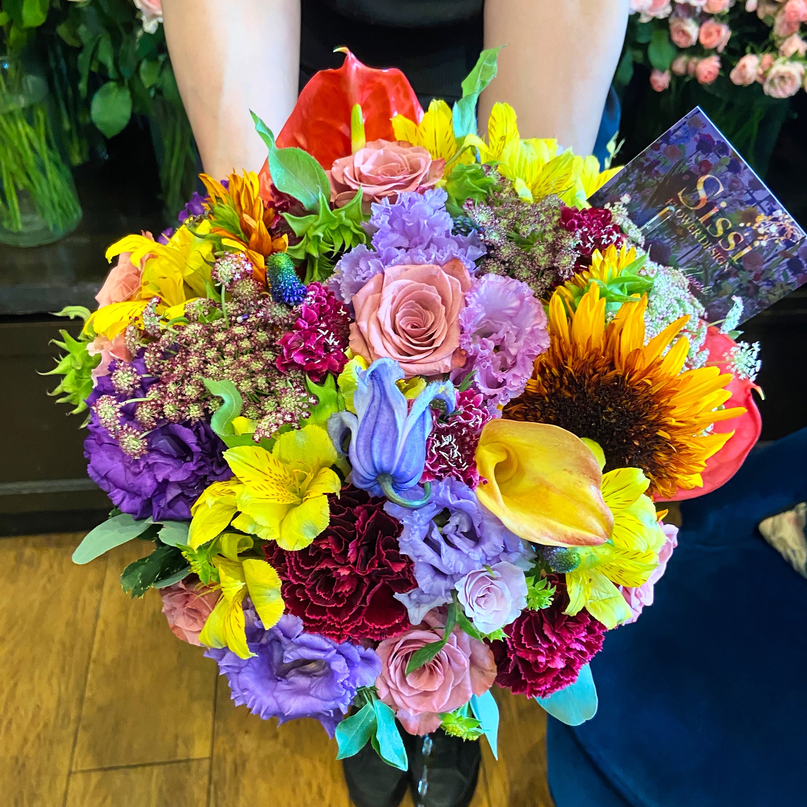 ラウンドアレンジメントM｜誕生日・開店祝いの花 – Sissi Flower Design JP
