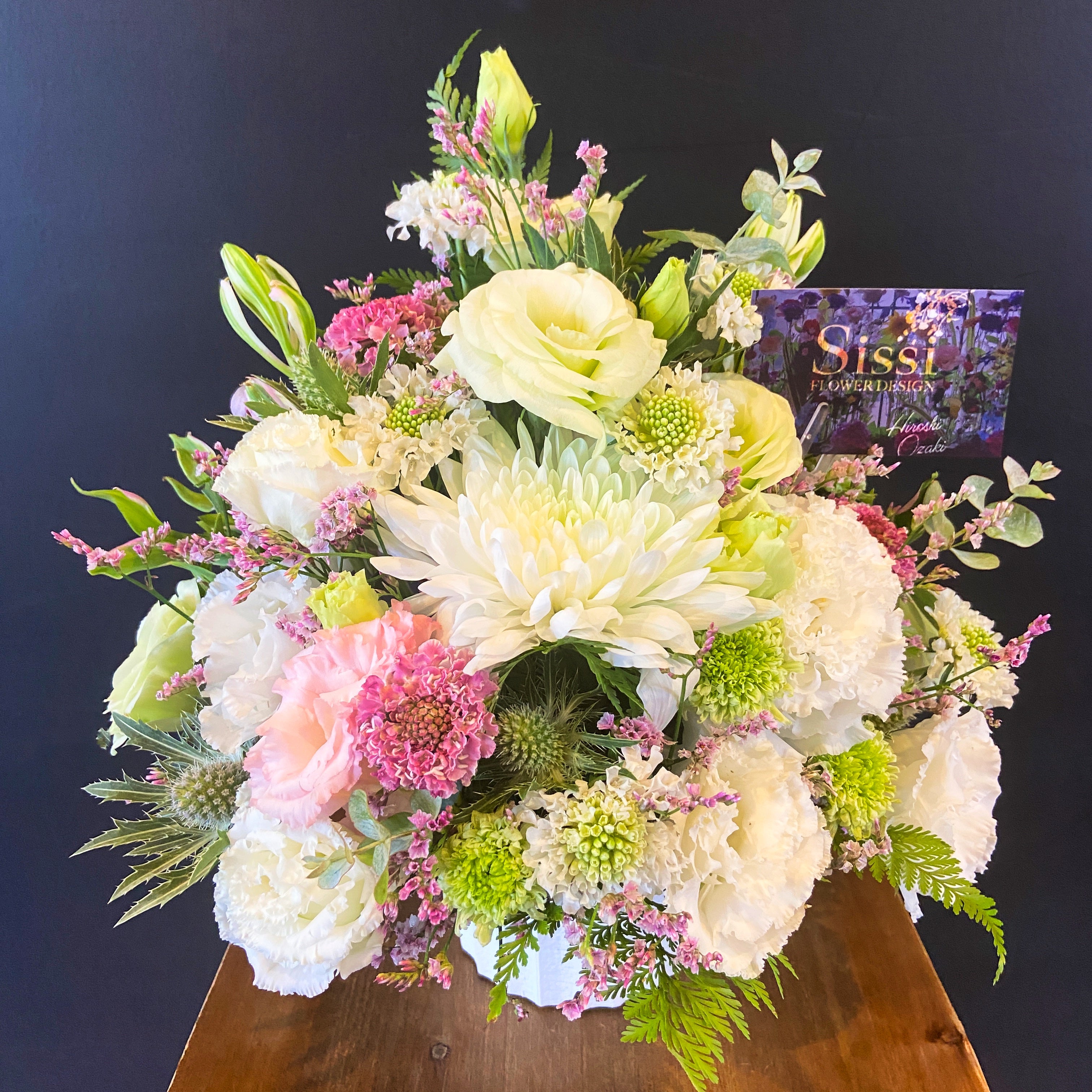 お供えアレンジメントM – Sissi Flower Design JP
